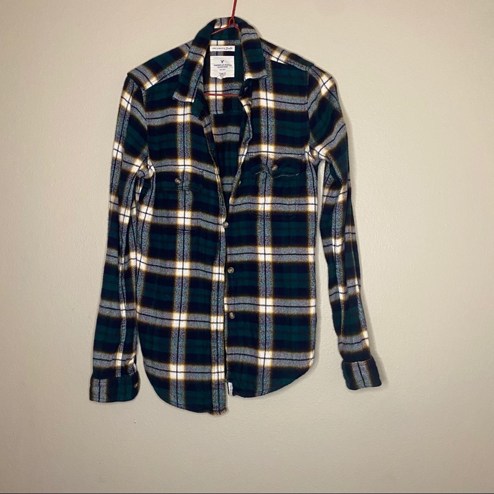 Women’s flannel button down shirt
